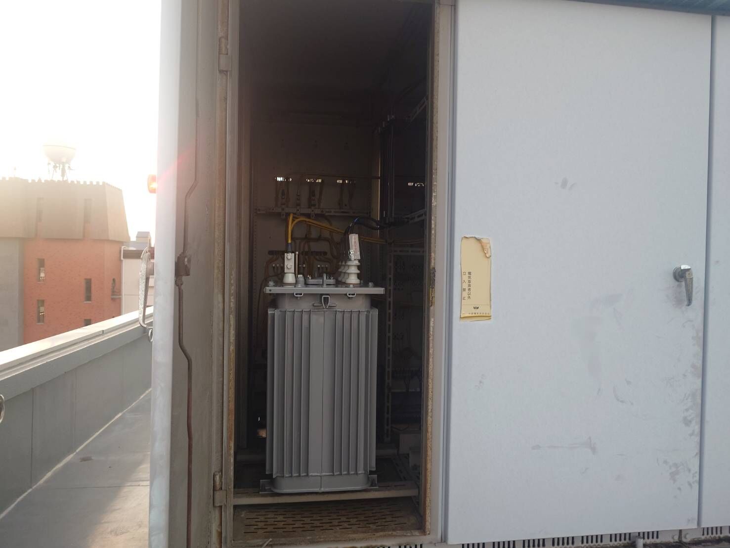 愛知県名古屋市天白区｜ビル屋上キュービクル 高圧受変電設備機器更新工事